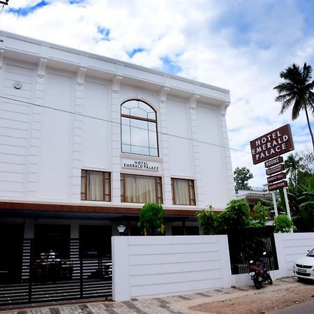 Hotel Emerald Palace Kottiyam Dış mekan fotoğraf