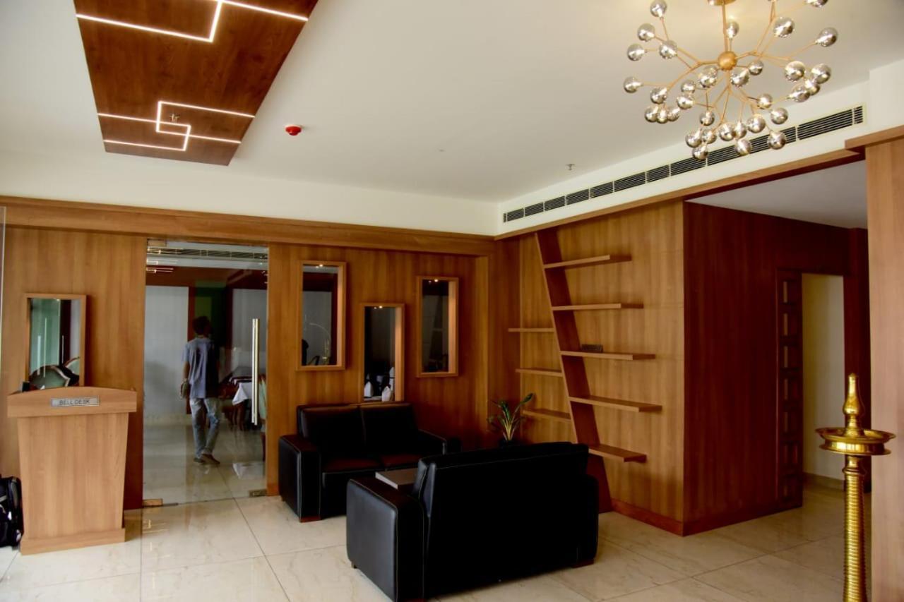 Hotel Emerald Palace Kottiyam Dış mekan fotoğraf